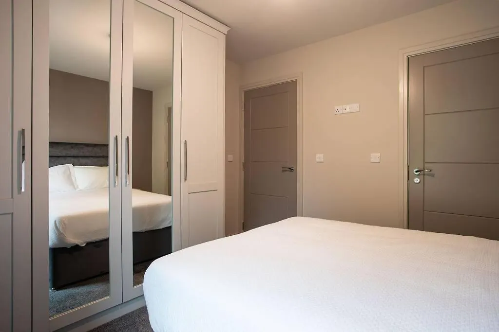 Modern 2Br With Balcony Next To The City Airport Bhd - Free Parking Belfast Lägenhet