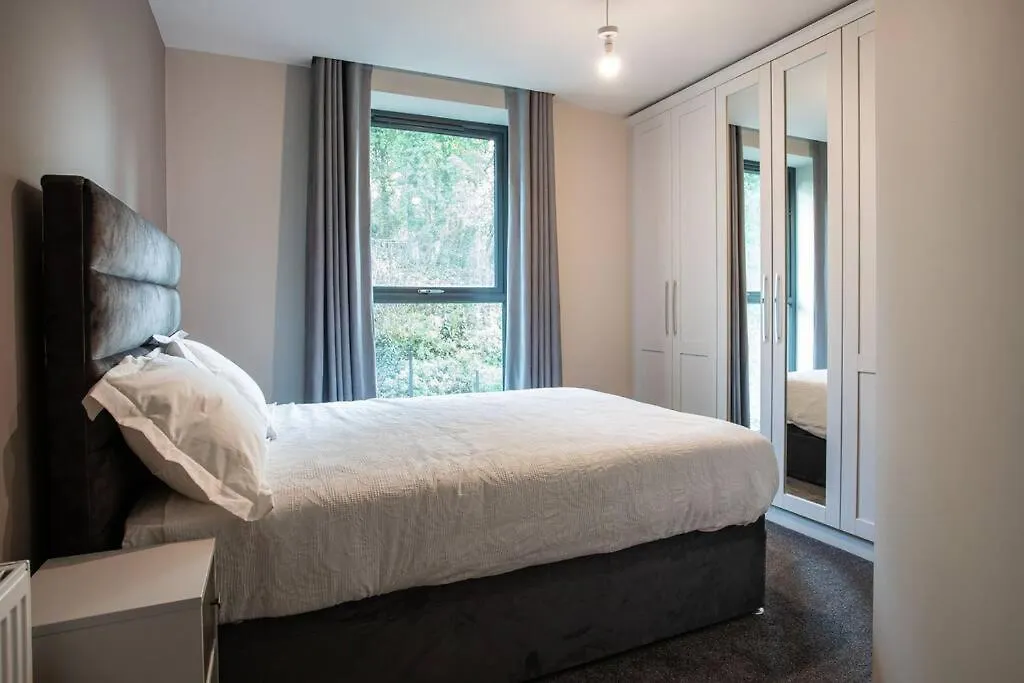 Lägenhet Modern 2Br With Balcony Next To The City Airport Bhd - Free Parking Belfast Storbritannien